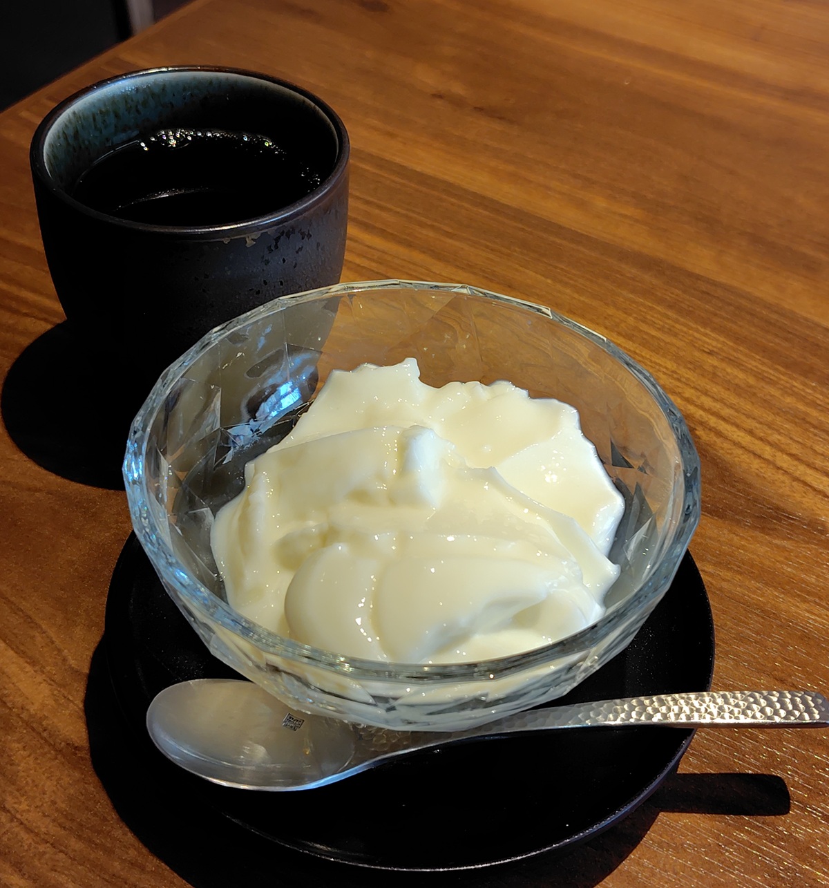 ホットランド(3196)【株主優待利用】李昇で黒毛和牛上カルビ&牛タン定食、杏仁豆腐!