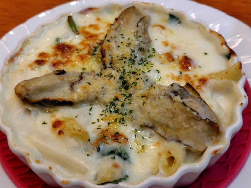 東和フードサービス (3329)【株主優待利用】ダッキーダックで大粒牡蠣のマカロニグラタン、スカイベリーのズコット、カフェラテを注文!