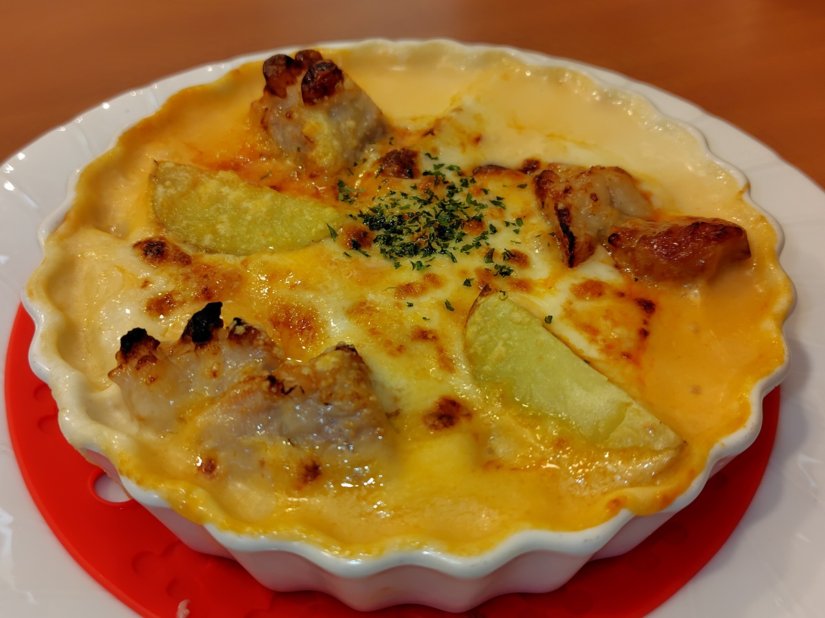 新じゃがいもとローストチキンのマカロニグラタン、デコポンとマスカルポーネのタルト、アイスカフェラテ!20%OFFクーポン利用!椿屋珈琲ドリップコーヒーも!