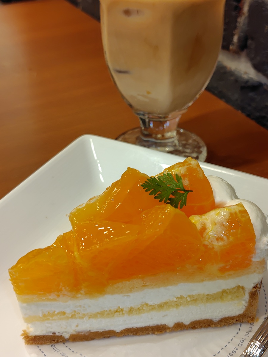 新じゃがいもとローストチキンのマカロニグラタン、デコポンとマスカルポーネのタルト、アイスカフェラテ!20%OFFクーポン利用!椿屋珈琲ドリップコーヒーも!