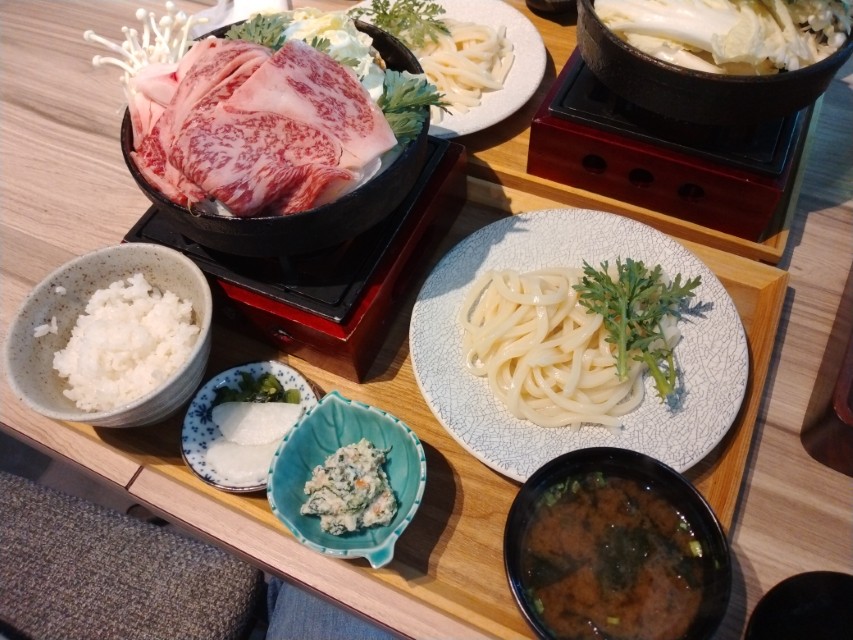 アンドエスティHD(2685)【株主優待利用】乙こんで黒毛和牛のすき焼き御膳!