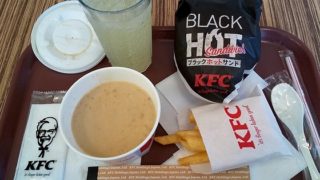 日本KFC ケンタッキー　株主優待　ブラックホットサンド