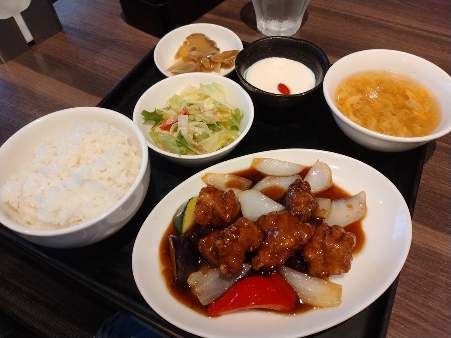 王将フードサービス (9936)【株主優待利用】GYOZA OHSHOの黒酢すぶたランチ
