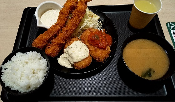 【優待ご飯】松屋フーズホールディングス （9887）の松のやで「カニクリームコロッケ＆海老フライ定食」を食べてきました♪