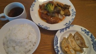 【優待ご飯】すかいらーくホールディングス （3197）の「バーミヤン」で「香港風酢豚、ご飯、餃子セット」を食べてきました♪