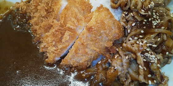 【優待ご飯】アークランドサービス(3085)の「かつや」で「チキンカツのせ牛生姜焼きカレー」を食べてきました♪