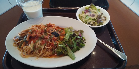 【優待ご飯】松屋フーズホールディングス （9887）の「cafe terrasse verte （カフェ・テラス・ヴェルト）」で「ベーコンとナスのトマトソース パスタセット」を食べてきました♪