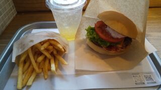【優待ご飯】ユナイテッド＆コレクティブ （3557）の「the_3rd_burger(ザ サード バーガー)」で「Big One Burgerセット(ポテト、レモネードソーダ)」を食べてきました♪