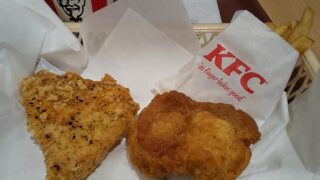 【優待ご飯】日本KFCホールディングス （9873）の「ケンタッキー」で「にんにく醤油(骨なし)チキン、オリジナルチキン(無料お試し券)、ポテトS、ドリンクS(アイスティー)」を食べてきました♪