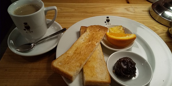 【優待ご飯】フジオフードグループ本社(2752)の「ピノキオ」で「モーニング(カフェオレ、あんバタートースト)」を食べてきました！