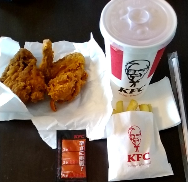 日本KFCホールディングス （9873） 【株主優待利用】「ケンタッキー」で「激辛チャレンジセット(レッドホットチキン2、ポテトS、ドリンクM、激辛ソース)」を持ち帰り！