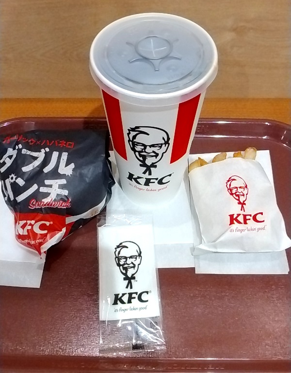日本KFCホールディングス （9873） 【株主優待利用】「ケンタッキー」で「ダブルパンチサンド、レシートアンケート回答で50円のポテトS、ドリンク100円(8/2まで)」を食べてきました♪