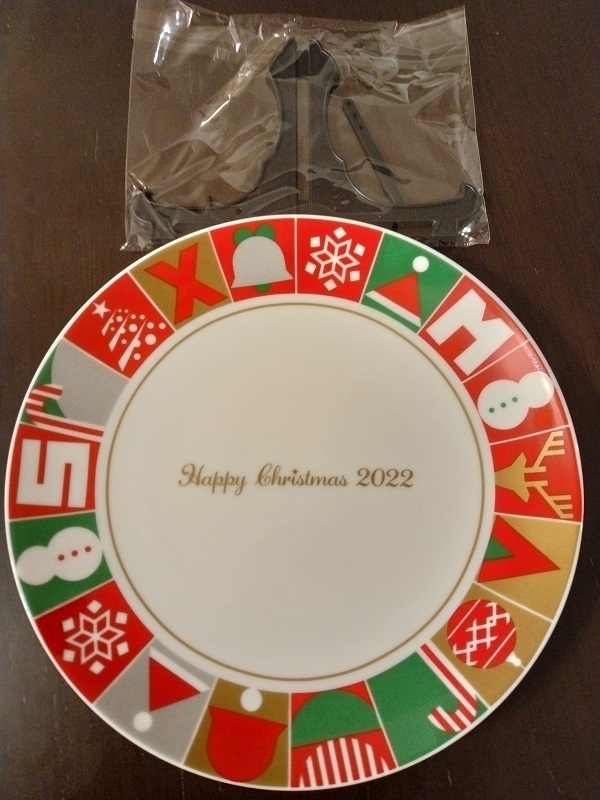 日本KFCホールディングス(9873)【株主優待利用】「ケンタッキー」で「パーティバーレル」を持ち帰り！オリジナルチキン4ピース、チキンテンダー4ピース、4種チーズの特製チキンドリア、なめらかダブルフロマージュ、2022年クリスマス絵皿  入り！