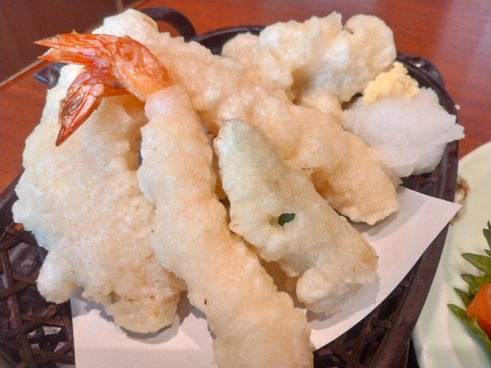 コロワイド(7616)【株主優待利用】北海道で「刺身天ぷら定食」を注文！