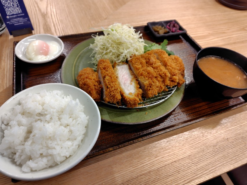 ユニシアホールディングス(3547)【株主優待利用】厚とんで庄内豚厚切りロースかつ250g!極上のかつ丼も楽しめる!