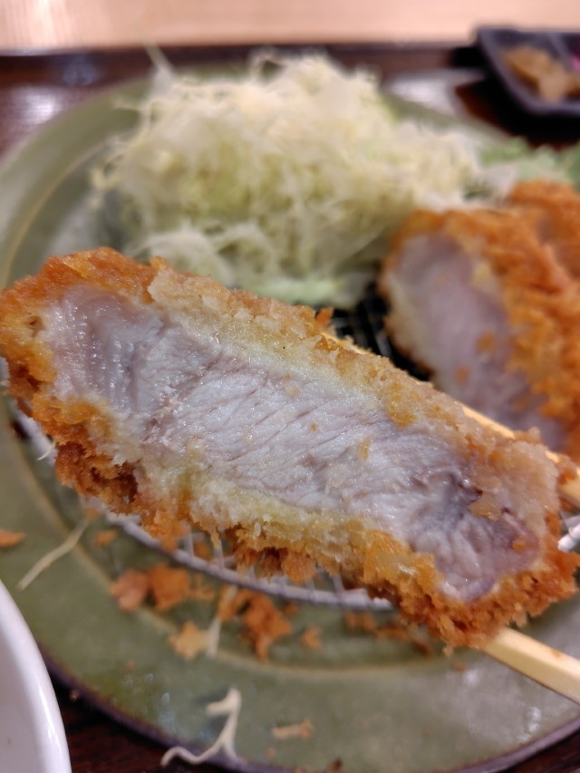 ユニシアホールディングス(3547)【株主優待利用】厚とんで庄内豚厚切りロースかつ250g!極上のかつ丼も楽しめる!