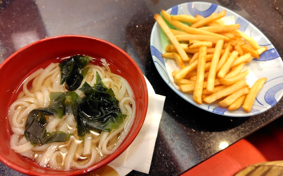 銚子丸(3075)【株主優待利用】銚子丸で創業祭!劇団セット喜び、オーロラサーモン、あら汁、稲庭風うどん、ポテトフライ!