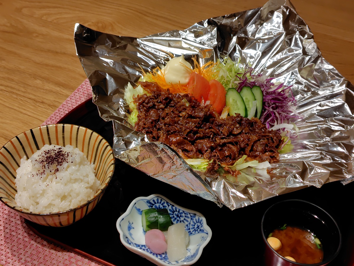 柿安本店(2294)【株主優待利用】柿安 銀座店で柿安ミートサラダ膳!