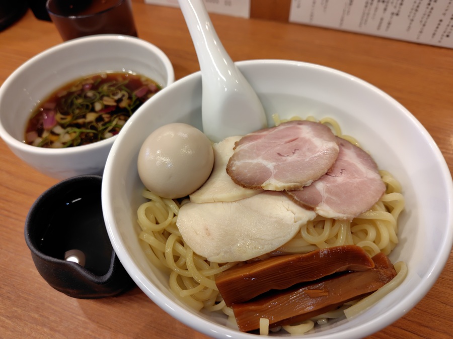 INGS(245A)【株主優待利用】
らぁ麺 時は麺なりで特製昆布水つけ麺を注文!