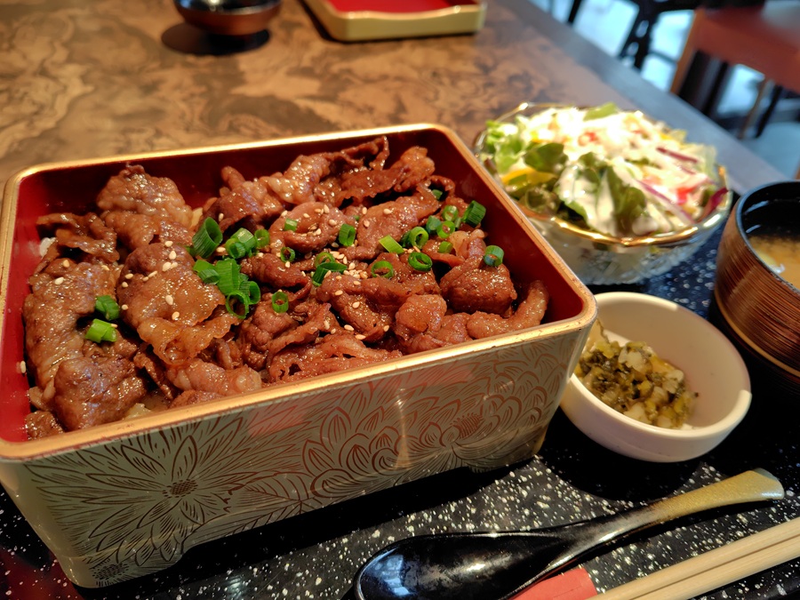 PRTIMES (3922)【株主優待利用】平城苑食事券で「和牛特区」!神戸ビーフ焼肉重を注文!